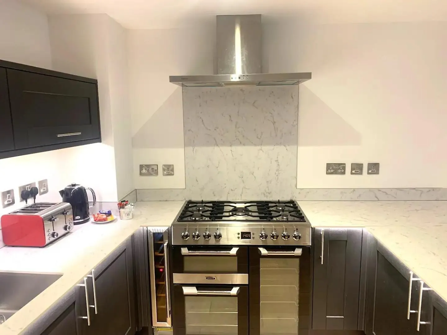 Large Contemporary Lanes Apartment Pass The Keys Brighton